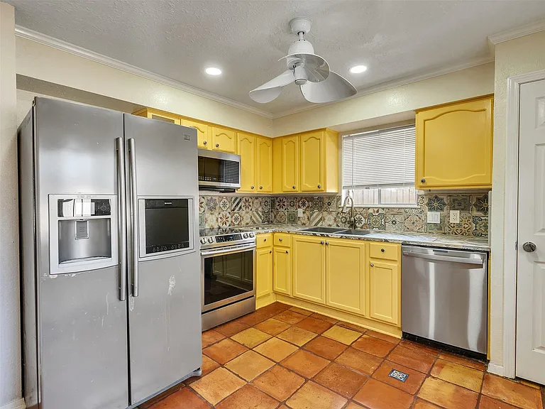 22538 Market Square Ln — Photo 4