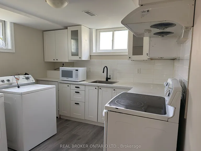 311 Wallace Ave S #LOWER — Photo 4