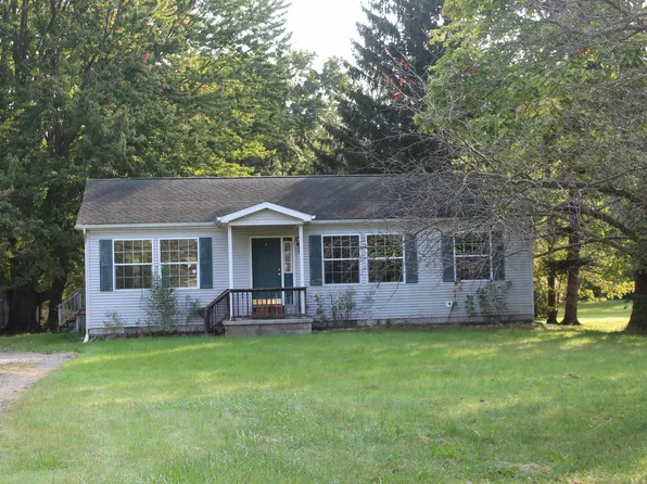 1790 Maple Rd, Smiths Creek, MI 48074