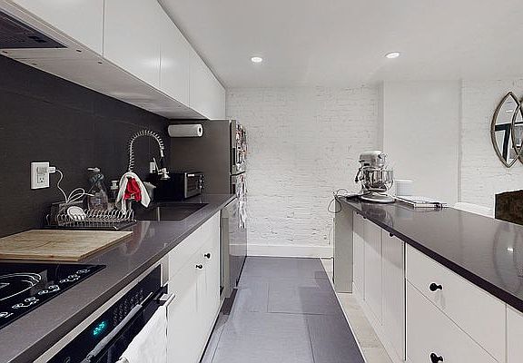 4th image of 414 Degraw St