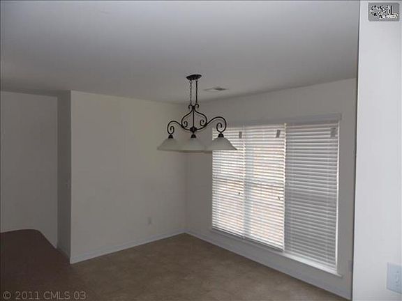 5th image of 204 Kenmore Park Dr