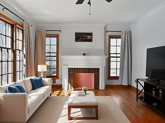 3rd image of 1649 Northwest Dr