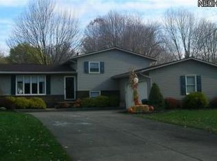 1863 Buckeye St NW, Mogadore, OH