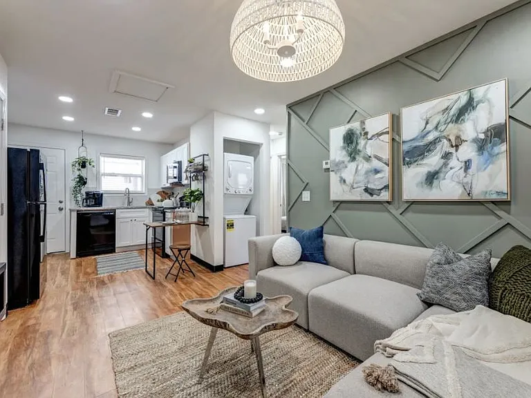 3040 Delmar Ln NW — Photo 1