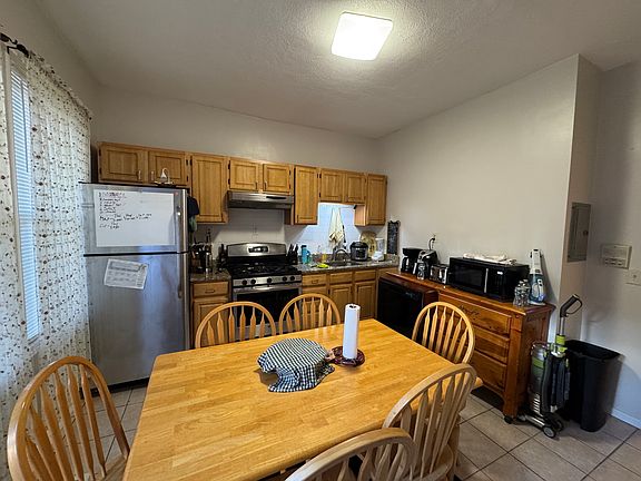 2nd image of 14 Chelsea St APT 2