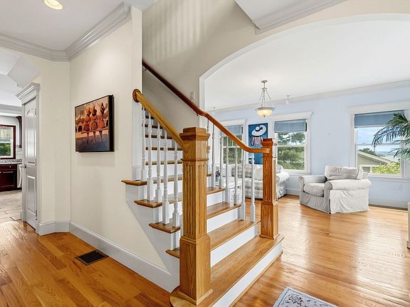 4th image of 43 Andrew Ave