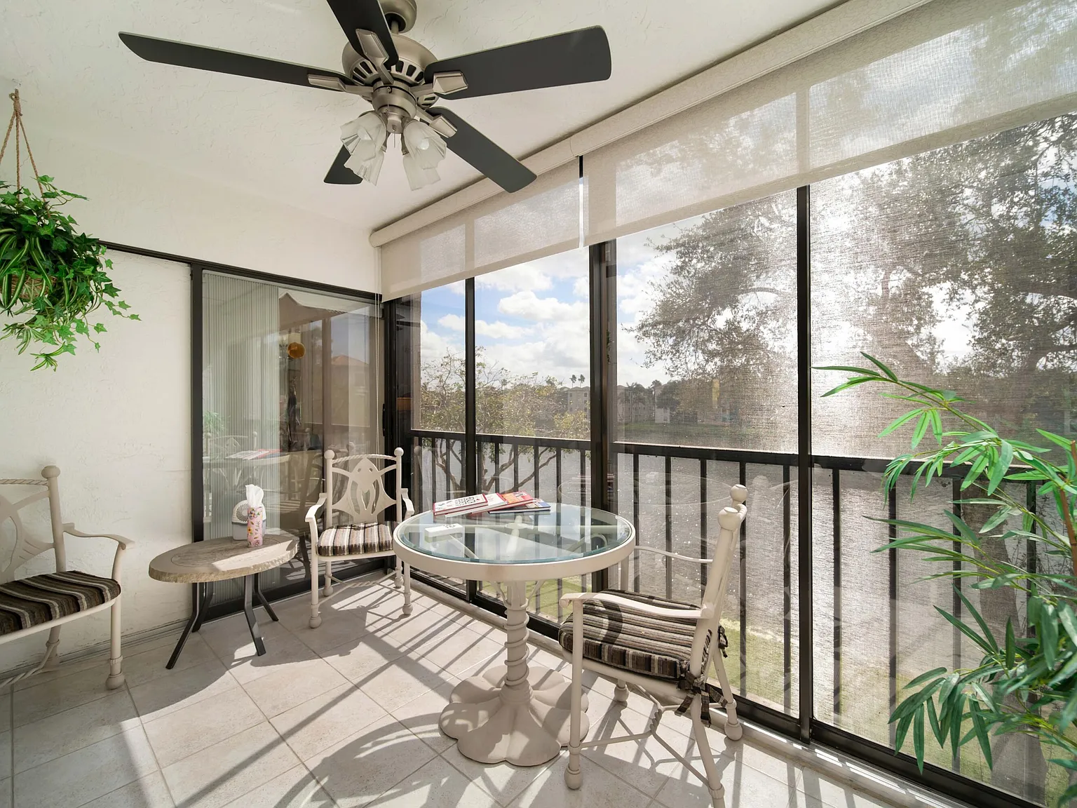 2 bed, 2.0 bath, 1392 sqft, $3,000 — Photo 2