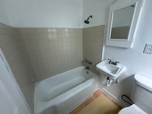 4754 Oakwood Ave #11 — Photo 13
