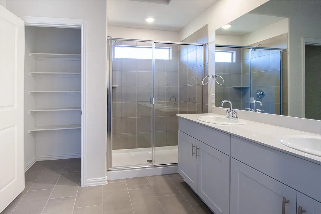 3 bed, 1831 sqft, $2,499 — Photo 3