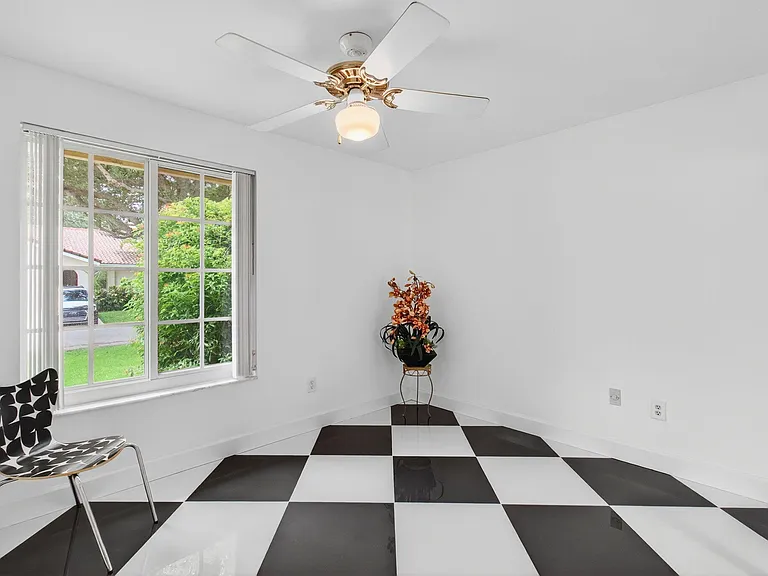 6105 Via Laguna Ln — Photo 47