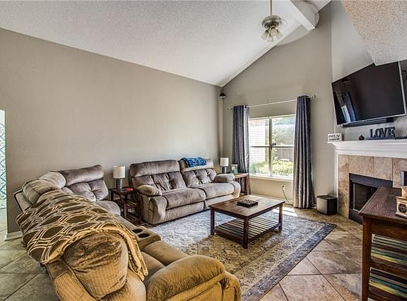 5th image of 725 Crestmont Dr