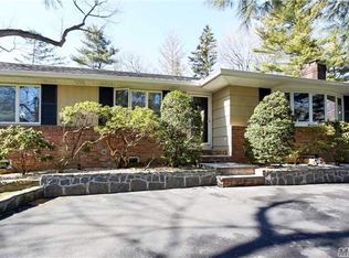 25 Dartmouth Rd, Manhasset, NY 11030