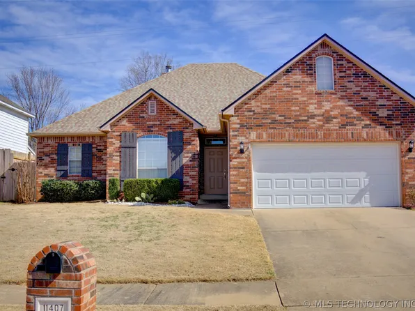 11407 S Locust Ave, Jenks, OK 74037