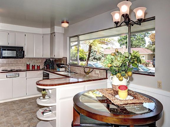 5th image of 480 E Olive Ave
