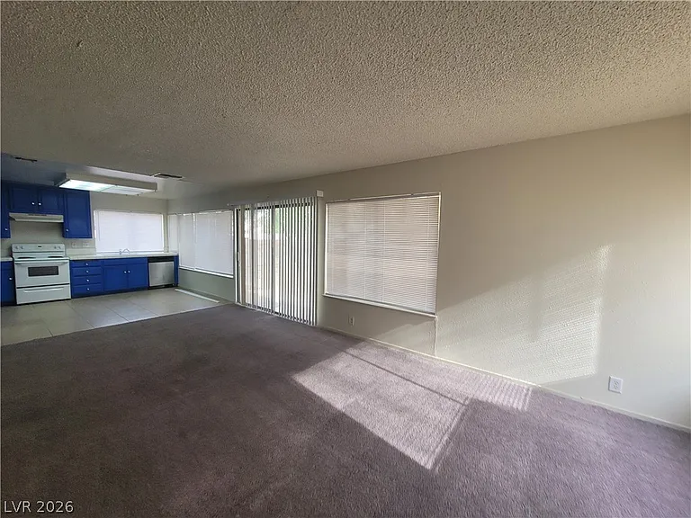 4760 Woodridge Rd — Photo 36
