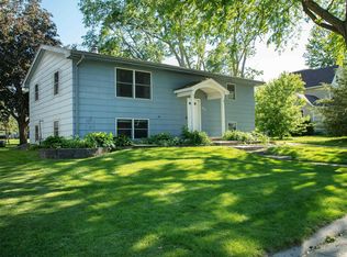 1923 4th Ave NW, Waverly, IA 50677