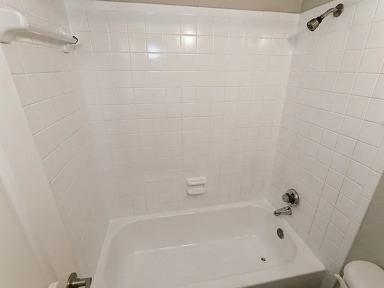 City Crest Apartments — Photo 135