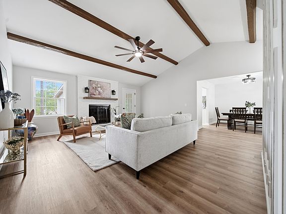 5th image of 305 Seton Hall Dr
