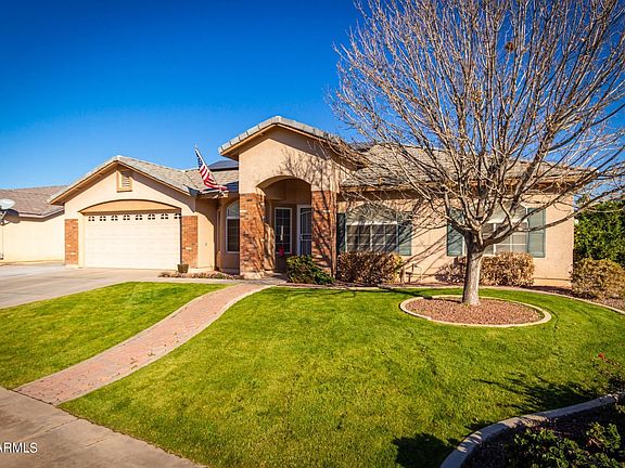 3rd image of 3032 E Carla Vista Dr