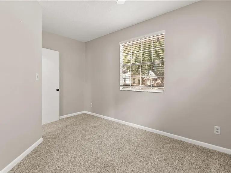 742 N Westmoreland Dr — Photo 20