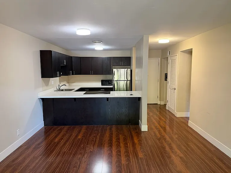 1000 South Rd — Photo 1