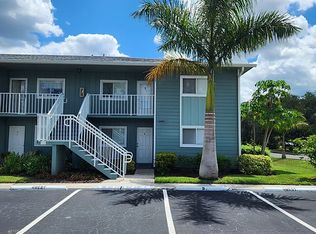 130 Cypress Way E APT 8, Naples, FL 34110
