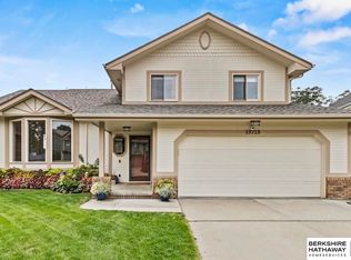13713 Chandler St, Omaha, NE 68138