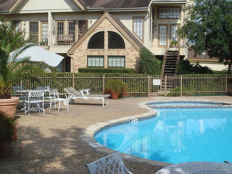 Great condo location, near pool with double pane windows