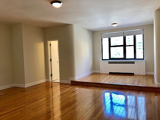 4th image of 252 E 61st St #N6c