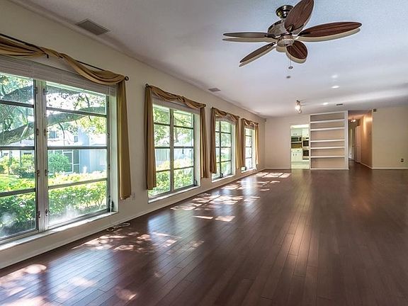 4th image of 5206 Trade Winds Dr