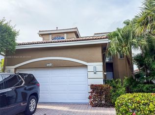 1621 Diplomat Dr, Miami, FL 33179