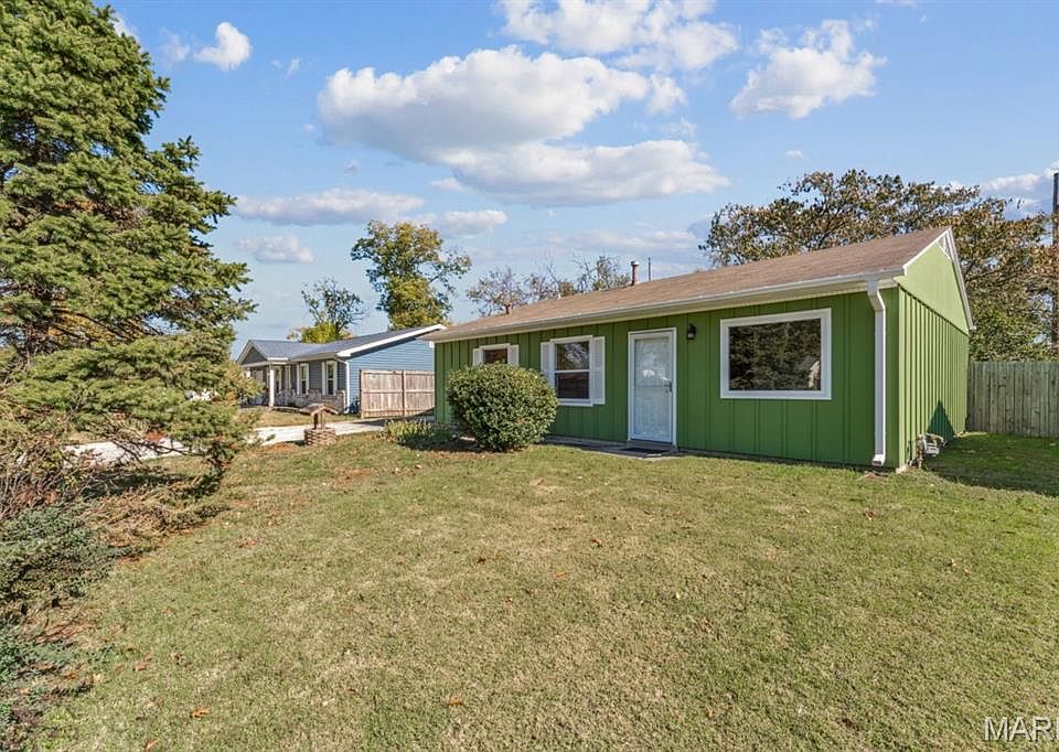 1st image of 7 Belmont Dr