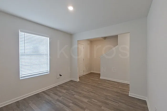 4 bed, 2.5 bath, 2014 sqft, $2,245 — Photo 3