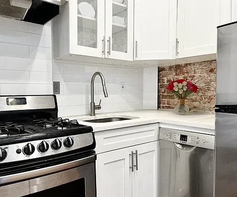 Rented by Vector New York, LLC | media 11