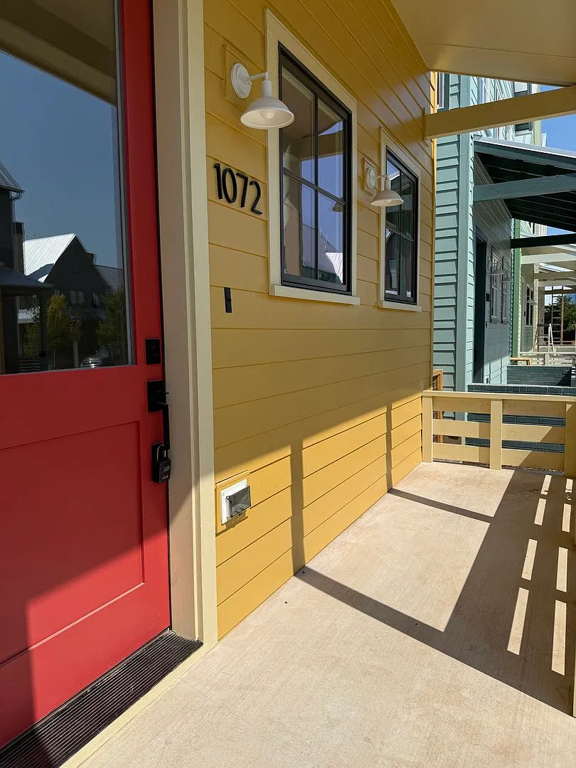 Beautiful 2 Bed, 1.5 Bath in the Wheeler District — Photo 3