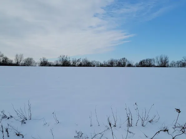 1 Lingenfelter Rd, Loogootee, IN 47553