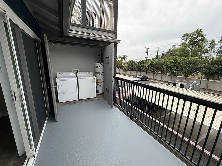 The James Apartments — Photo 72