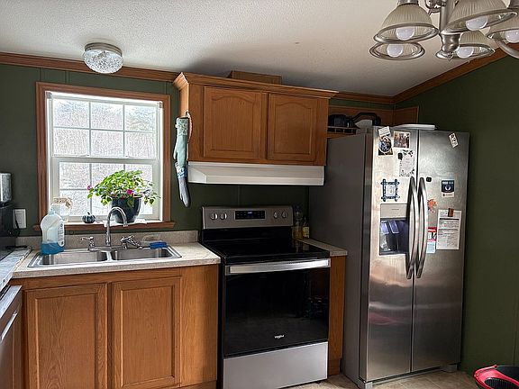 2nd image of 242 Symes Pond Rd
