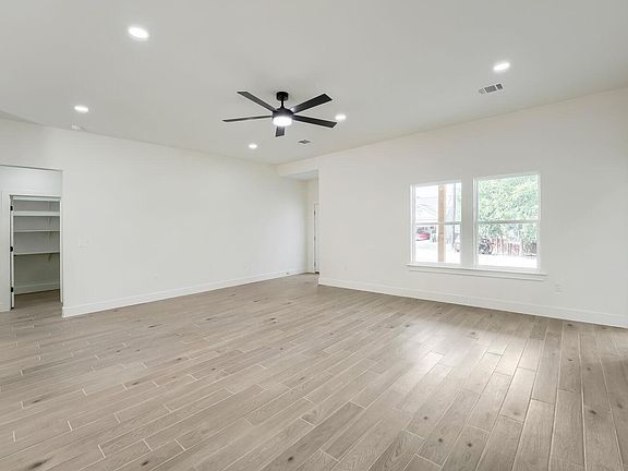 4th image of 334 Nene Ln
