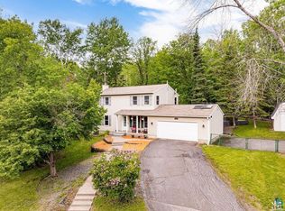 1031 Valley Dr, Duluth, MN 55804