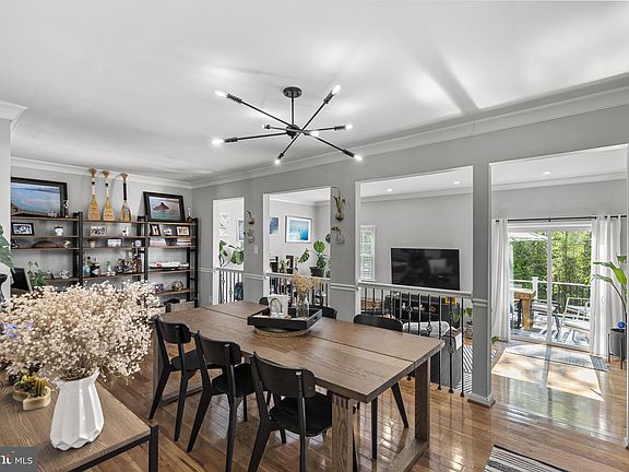 3rd image of 7201 Lake Cove Dr