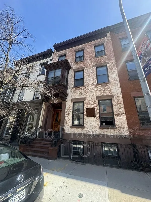 1 bed, 1.0 bath, $1,100 — Photo 1