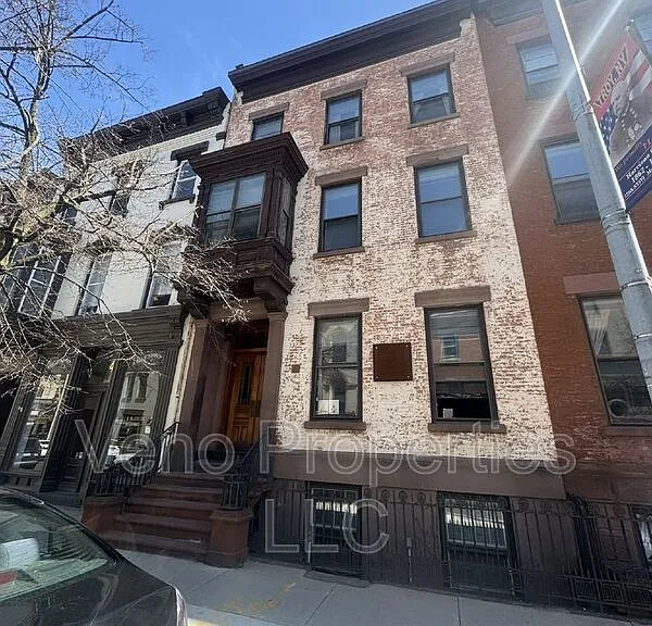 16 2nd St #2R — Photo 1