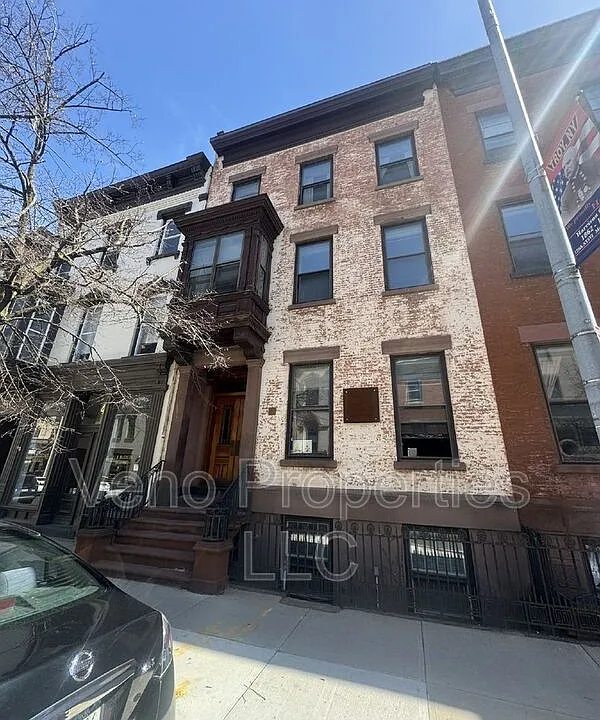16 2nd St #2R