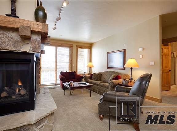 3rd image of 1463 Flattop Cir #210
