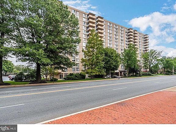 2nd image of 2401 Pennsylvania Ave APT 912