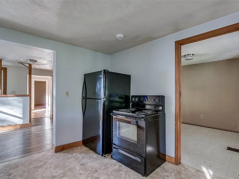 544 S Mechanic St — Photo 15