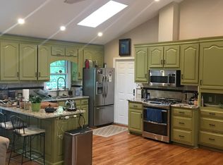 165 Wavetree Dr, Roswell, GA 30075
