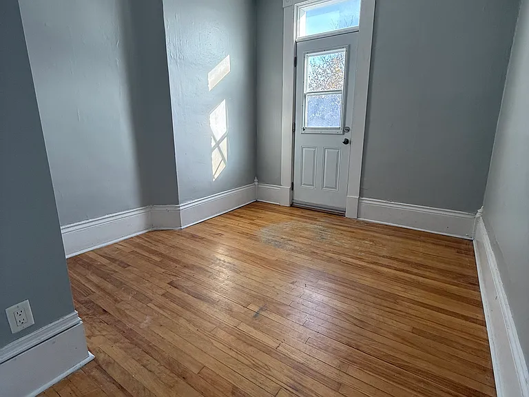 337 James St #1 — Photo 10