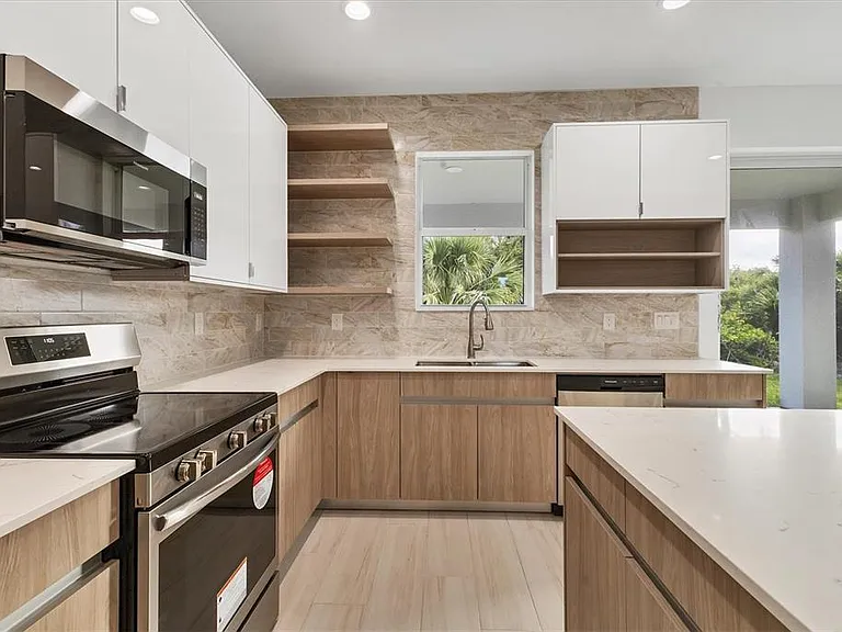 405 Sunset Rd N — Photo 8